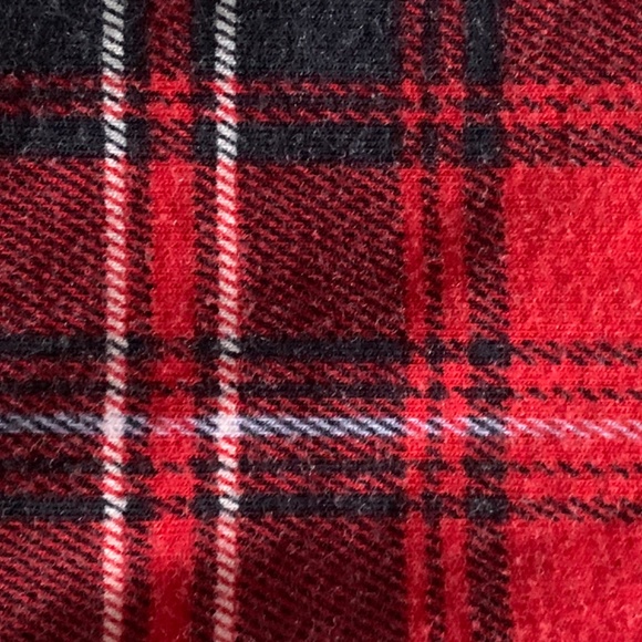 Plaid Turtleneck - 🌸3/$30🌸 - Picture 4 of 6